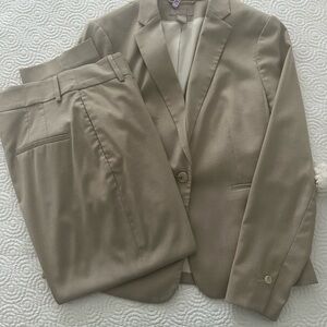 EUC H&M Classic Beige Suit Medium Jacket Size 8 Pant